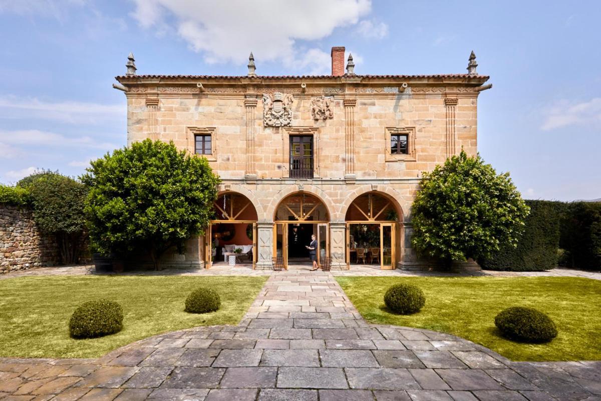 Helguera Palacio Boutique & Antique Vargas Екстериор снимка